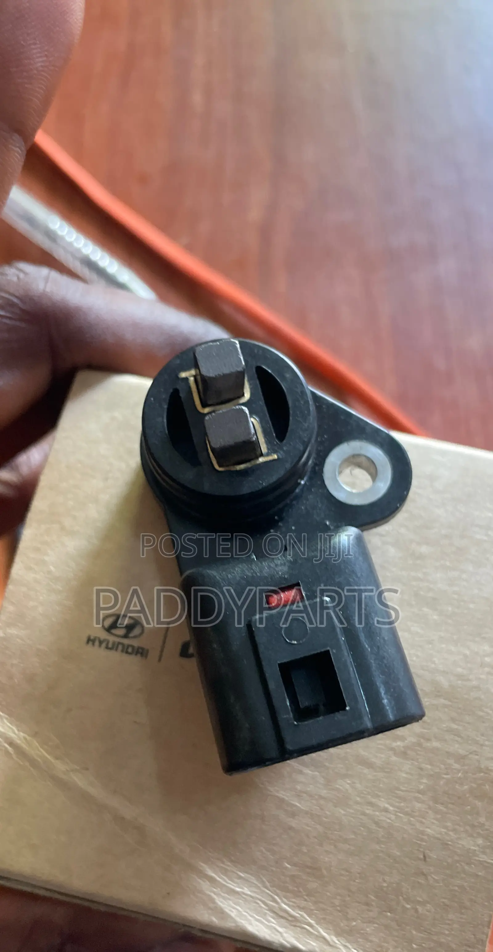 Hyundai Tucson Camshaft Position Sensor 24360-2ggd0