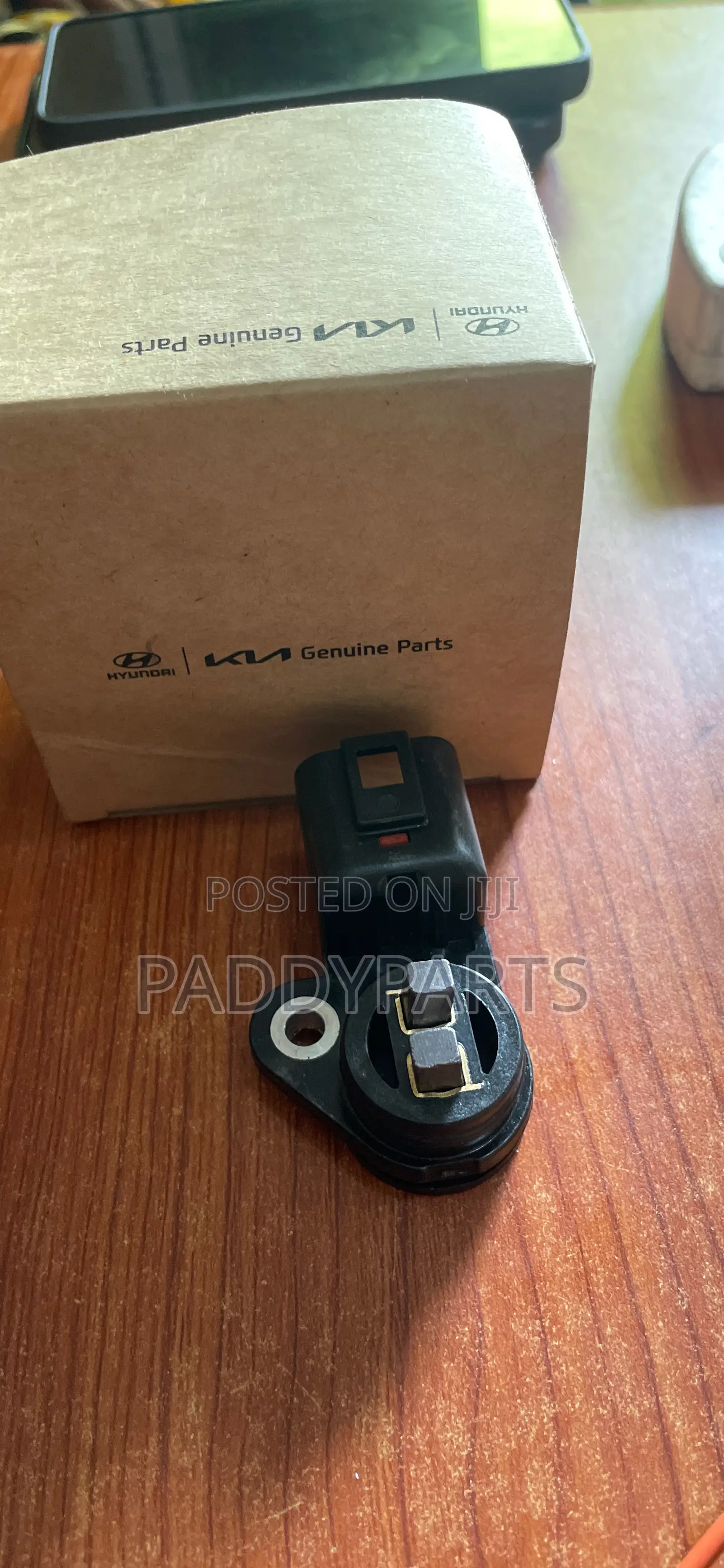Kia Optima Camshaft Position Sensor 24360-2ggd0