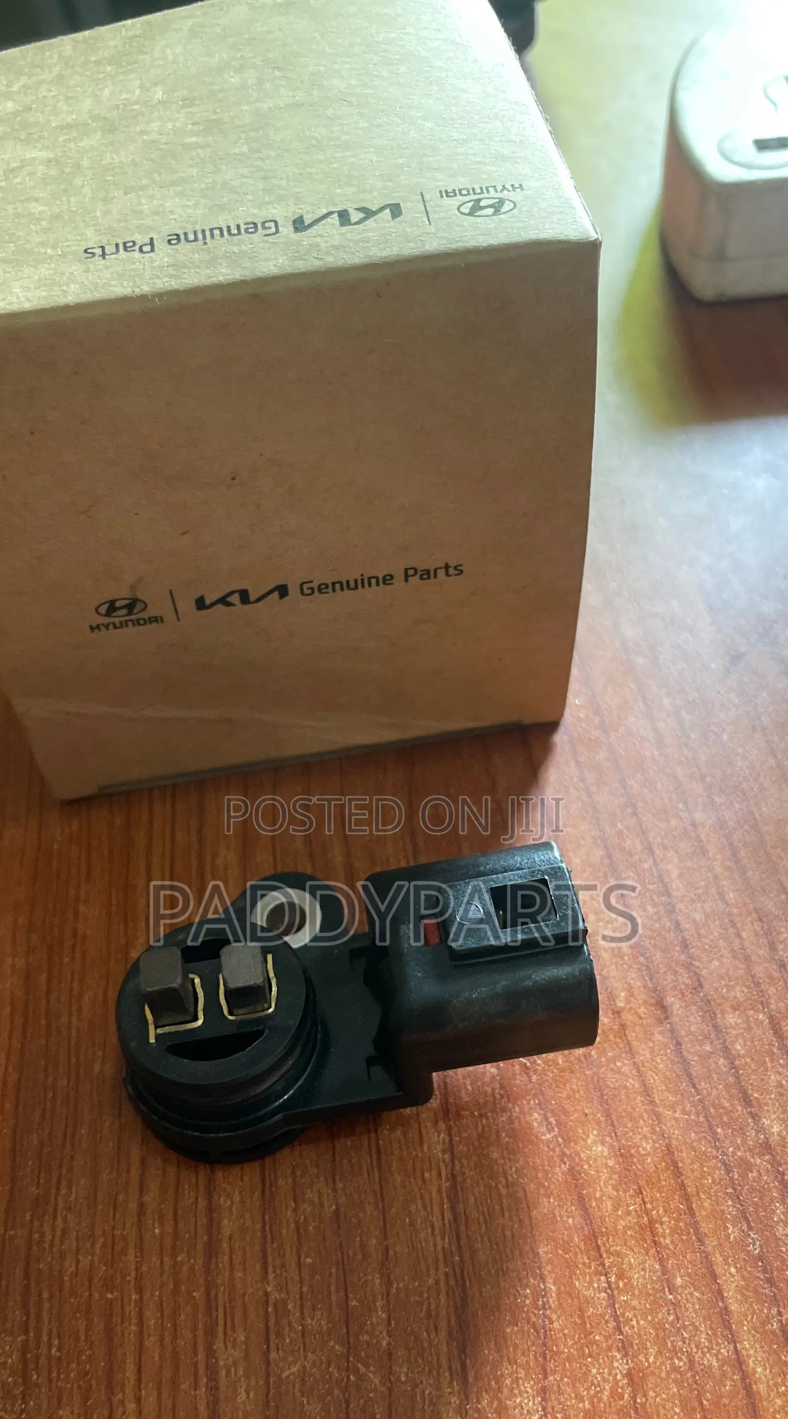 Kia Optima Camshaft Position Sensor 24360-2ggd0