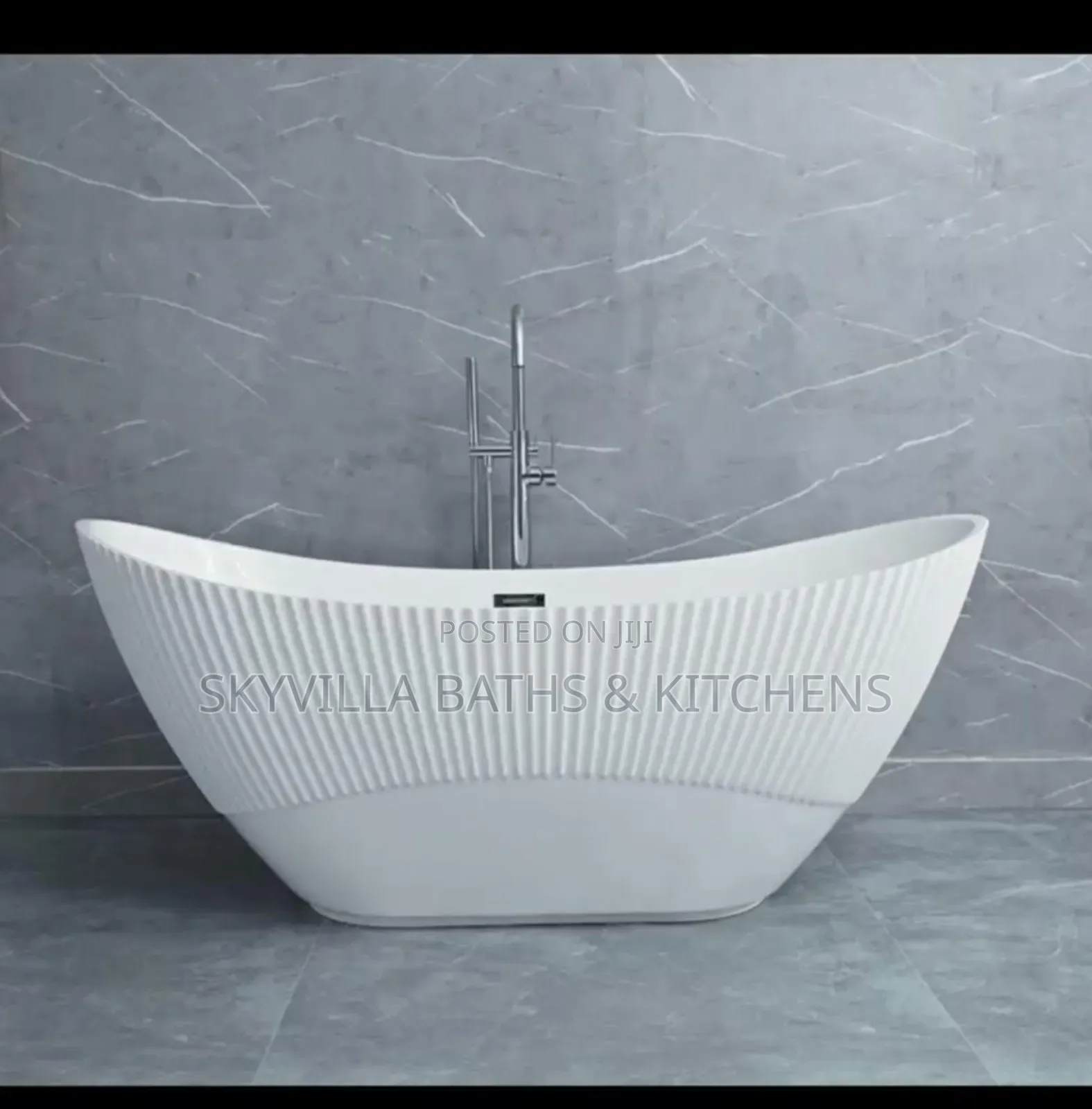 Acrylic Lines 9014 Bathtub