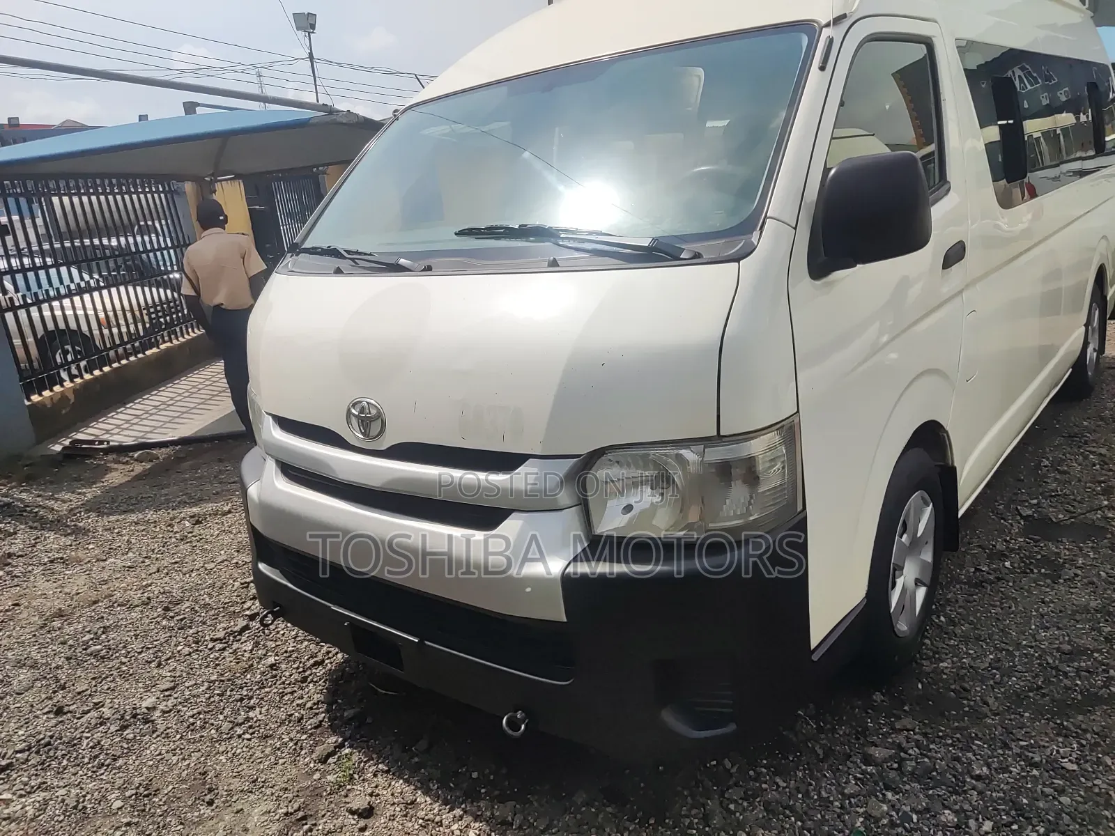 Toyota HiAce 2019 White
