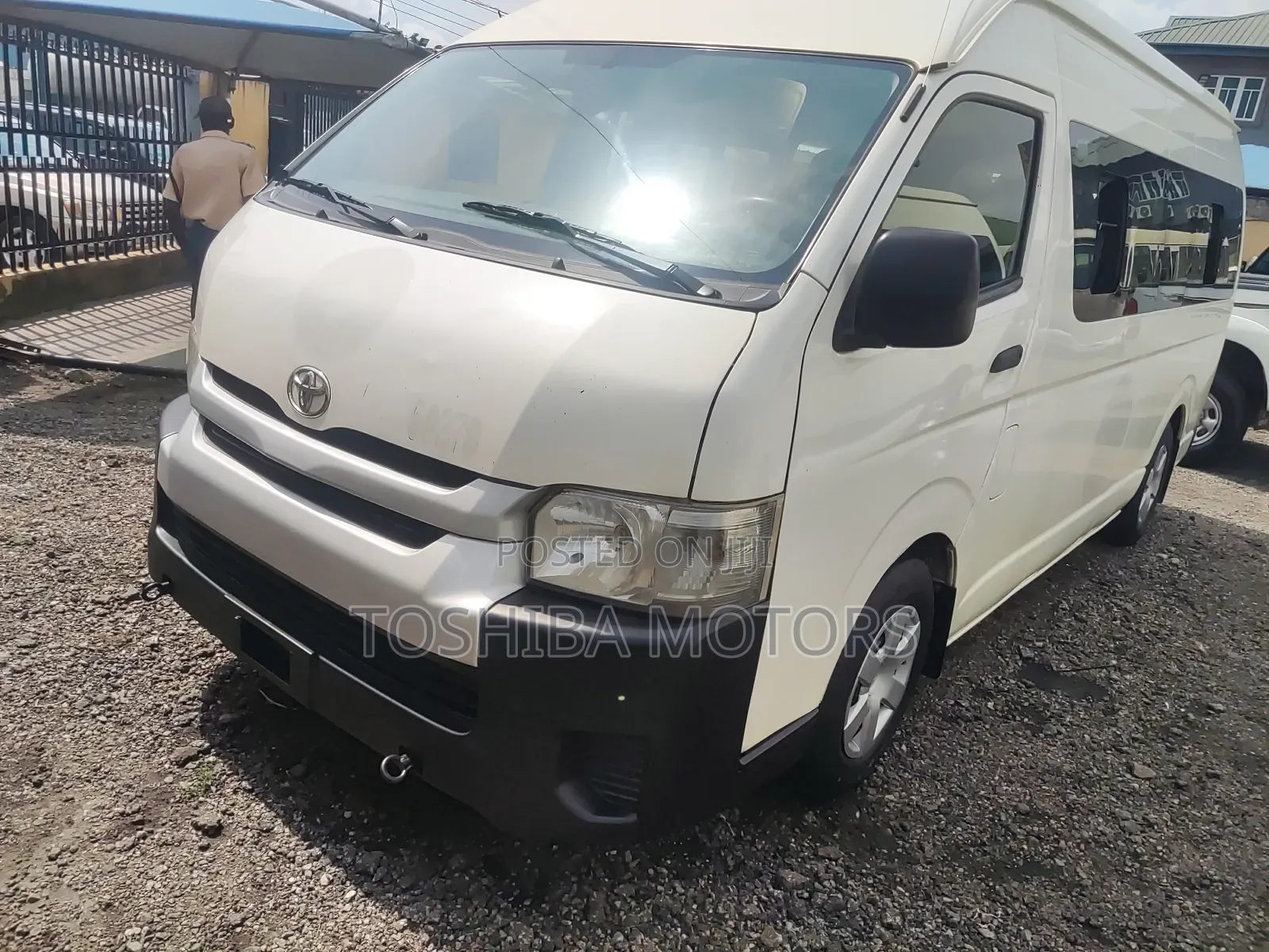 Toyota HiAce 2019 White