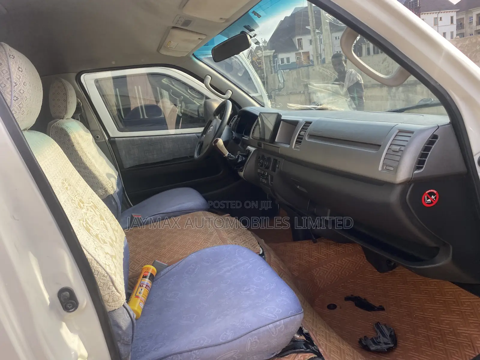 Toyota HiAce 2015 White