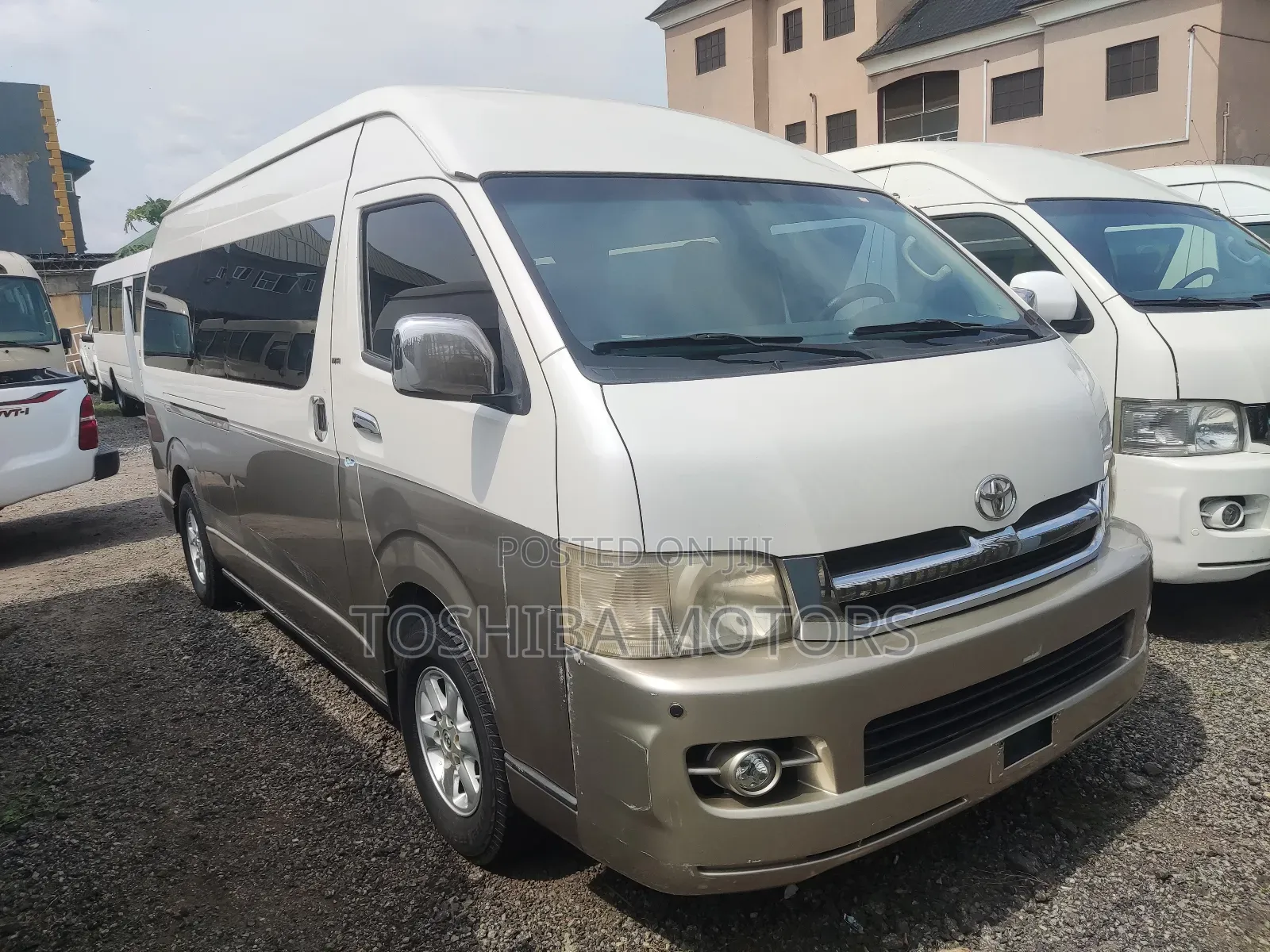 Toyota HiAce 2015 Brown