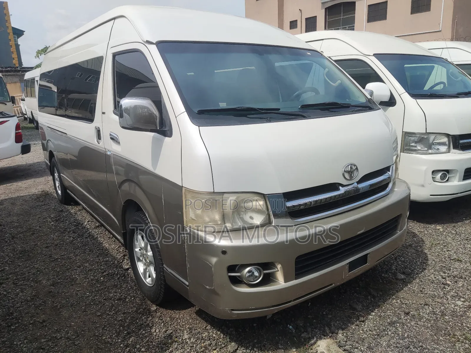 Toyota HiAce 2015 Brown
