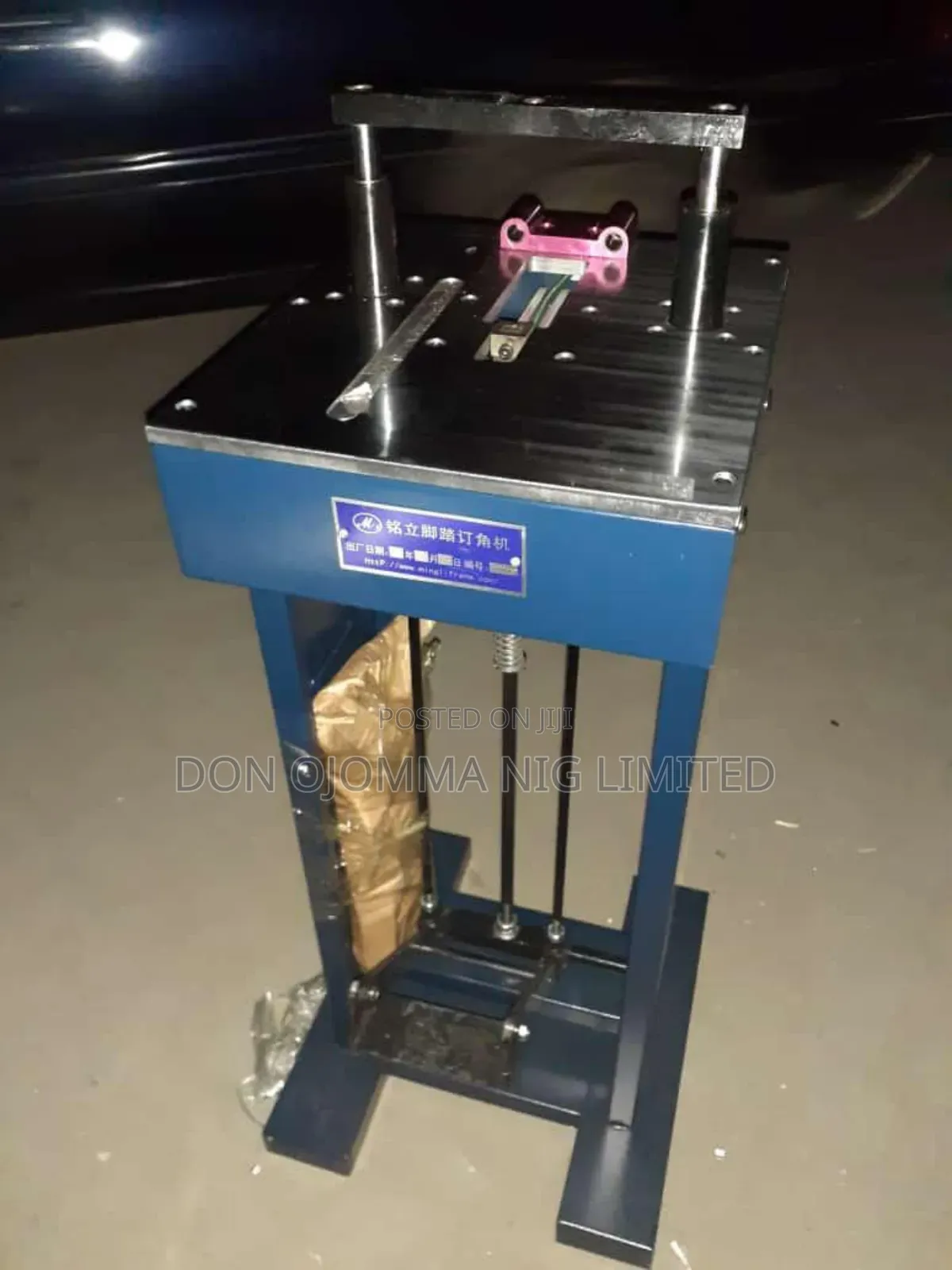 Photo Frame Cutting And Manual Frame Joining Machine