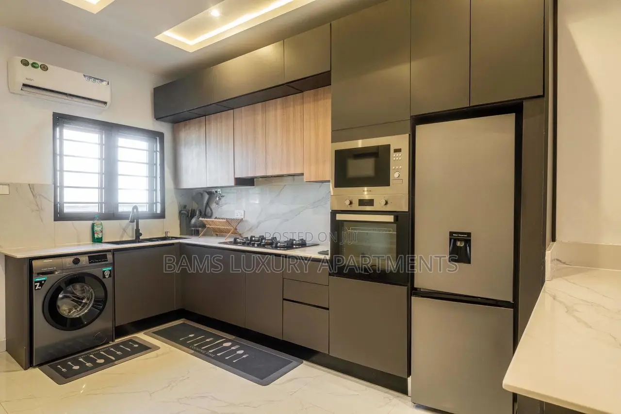 Book This Stunning , Unique 2 Bedroom Apartmen