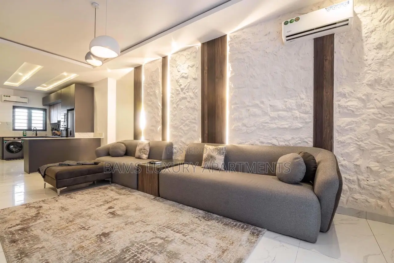 Book This Stunning , Unique 2 Bedroom Apartmen