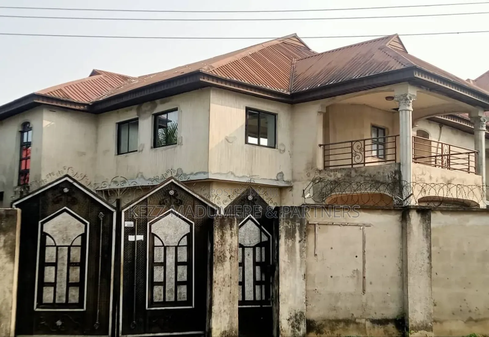 6bdrm Block of Flats in Off Information for sale