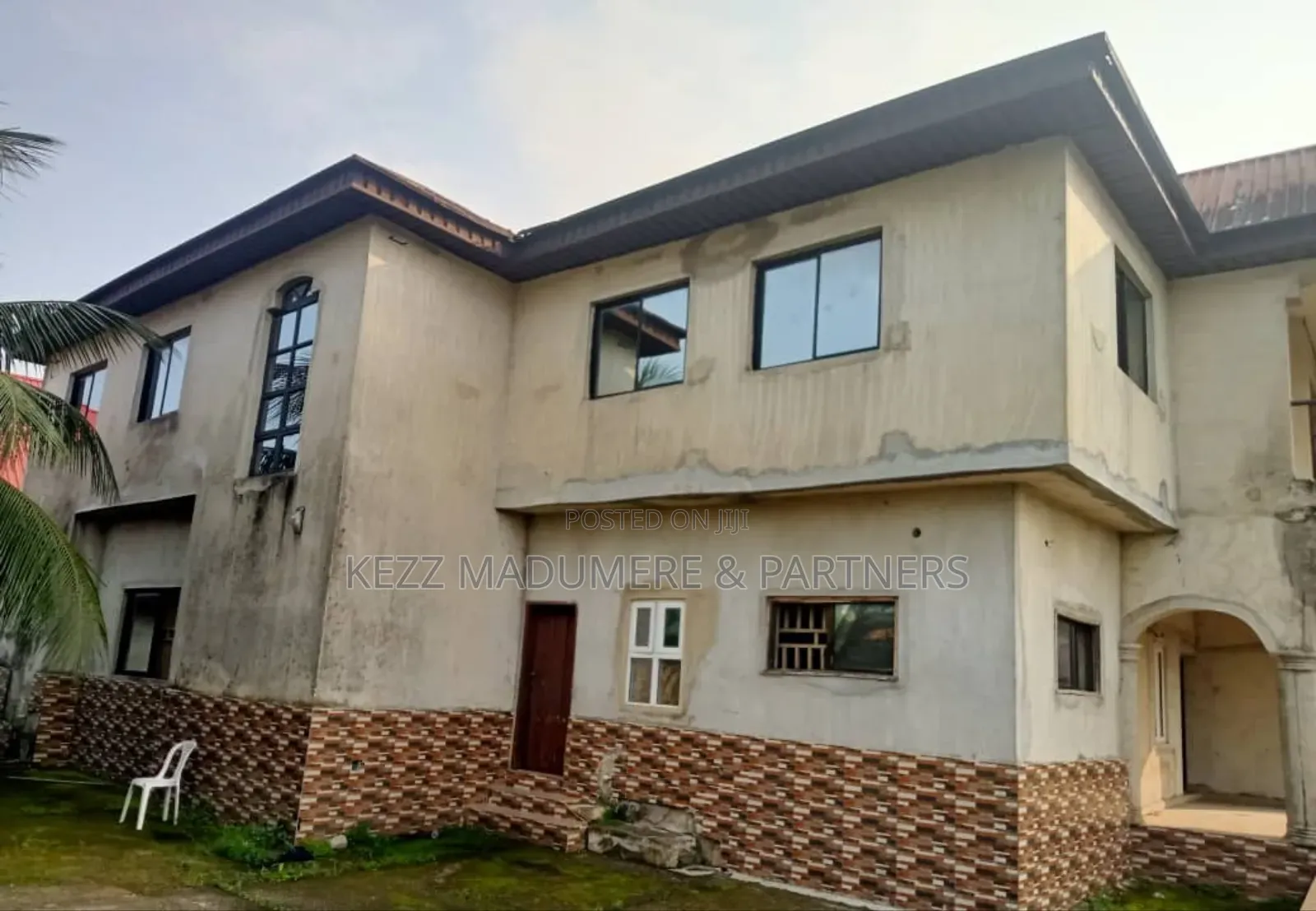 6bdrm Block of Flats in Off Information for sale