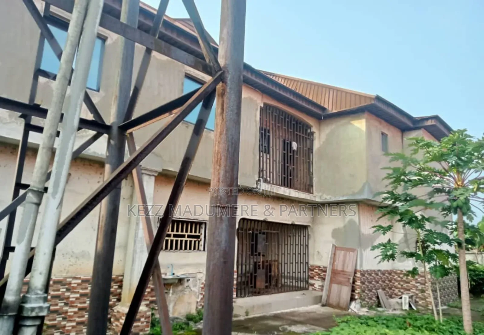 6bdrm Block of Flats in Off Information for sale