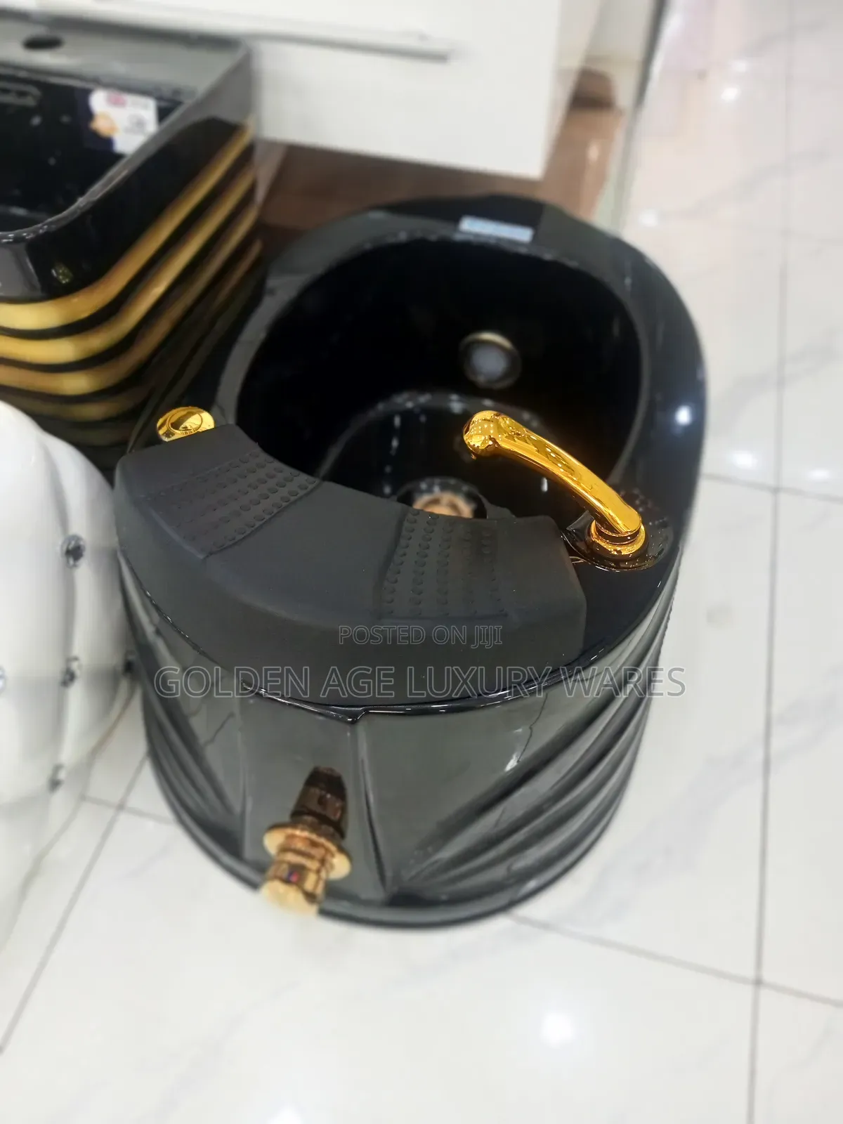 Black and Gold Pedicure Bowl