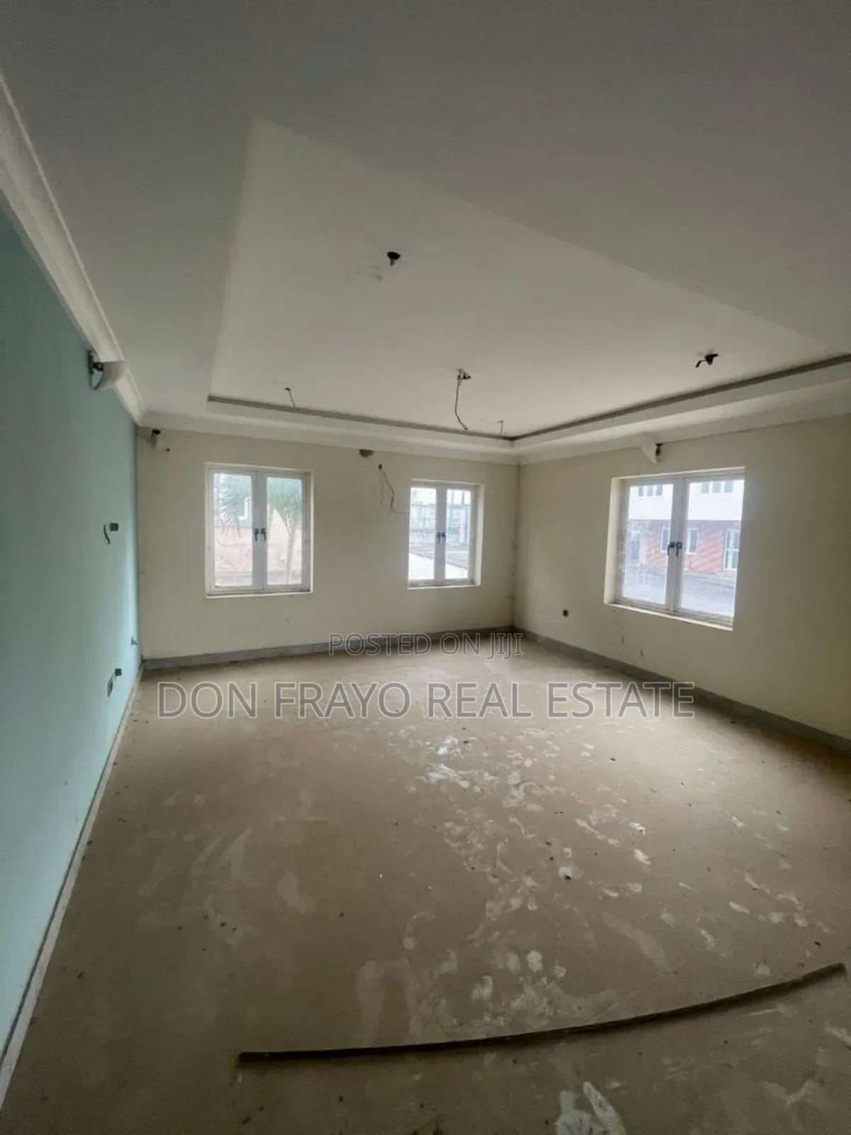 5bdrm Duplex in Agodi Gra for sale