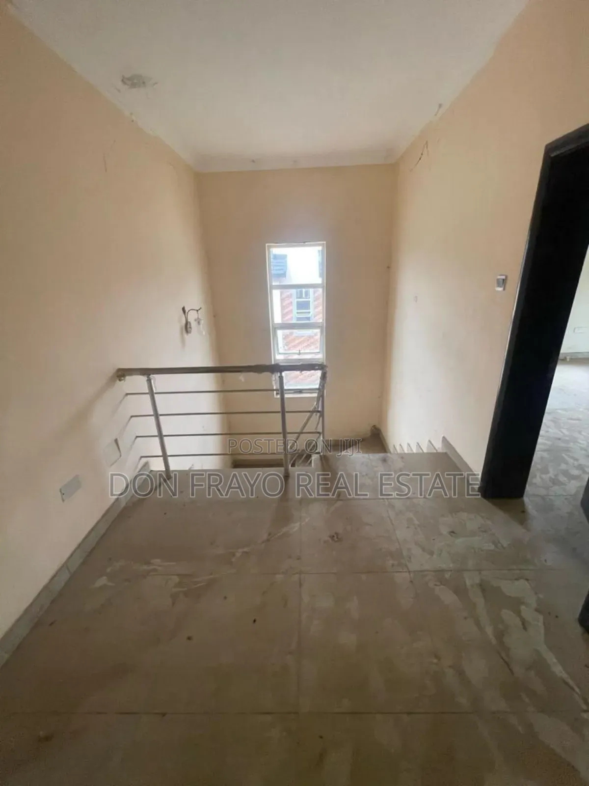 5bdrm Duplex in Agodi Gra for sale