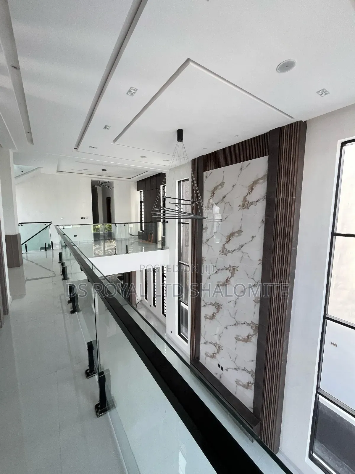 5bdrm Duplex in Ikota for sale
