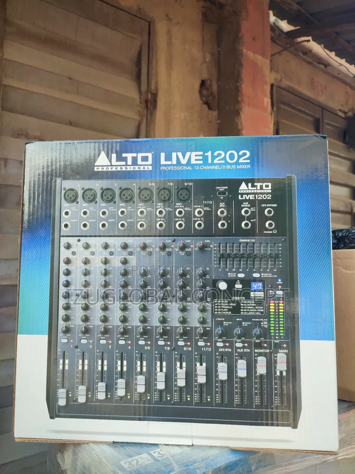 Alto Professional Live 1202 12-channel / 2-bus Mixer