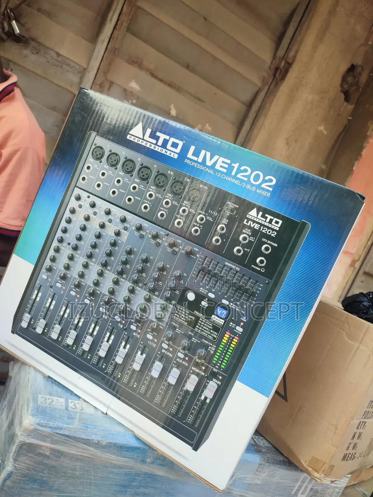 Alto Professional Live 1202 12-channel / 2-bus Mixer