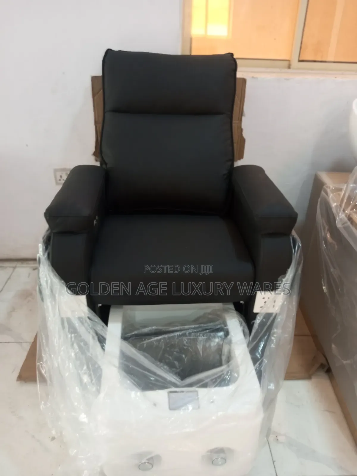 Saloon Chair With Pedicure Bowl