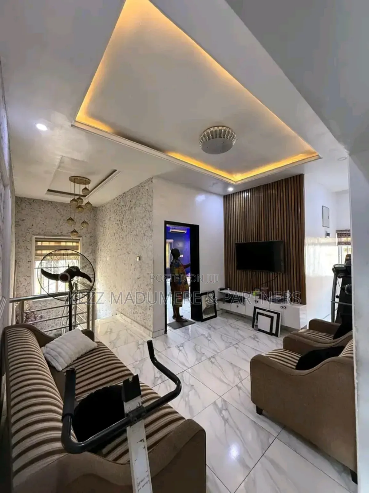 Furnished 4bdrm Duplex in Near Golf Estate , for sale