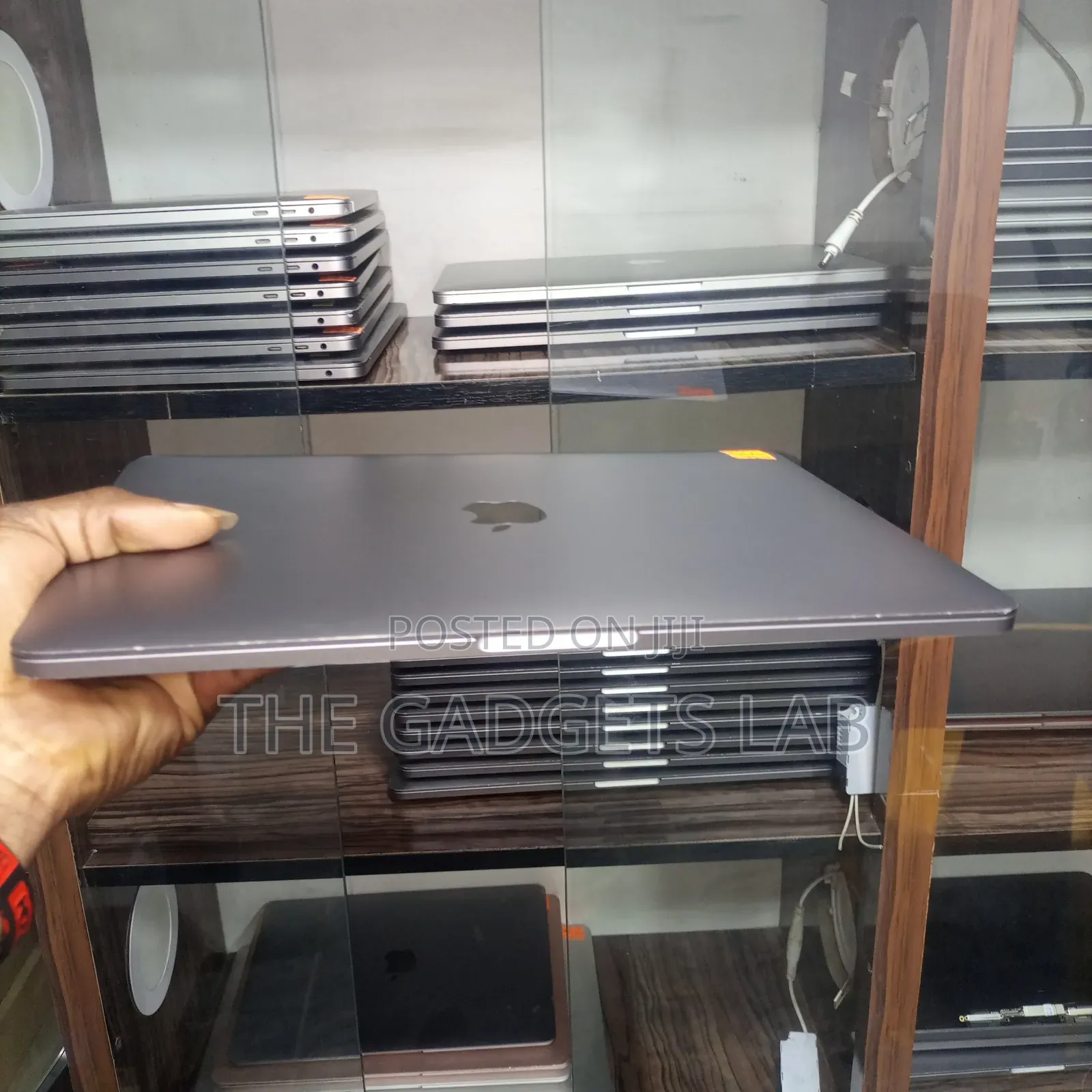 Laptop Apple MacBook Pro 2020 16GB Intel Core i7 SSD 512GB