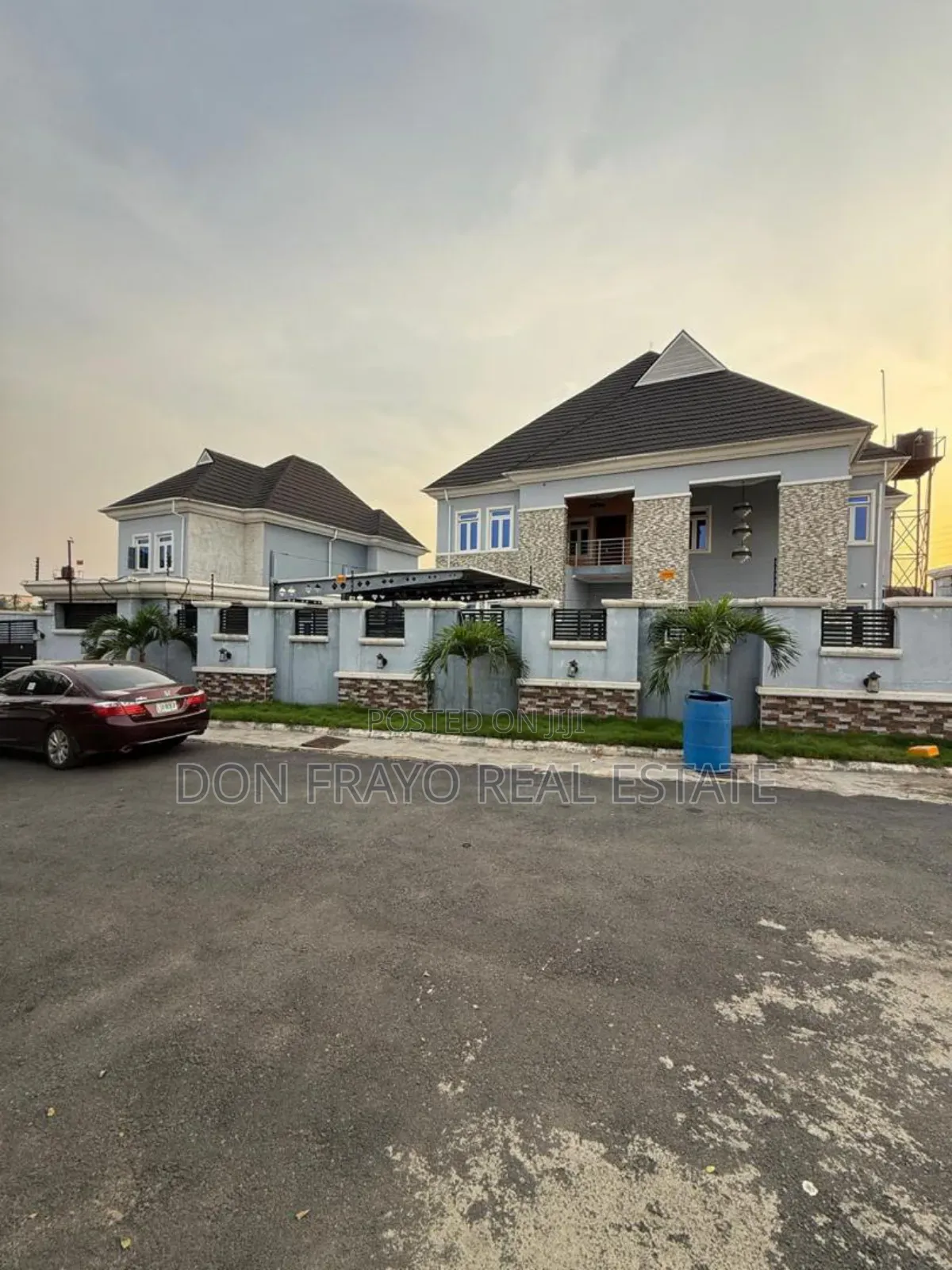 10bdrm Duplex in Aerodrome Gra, Samonda for sale