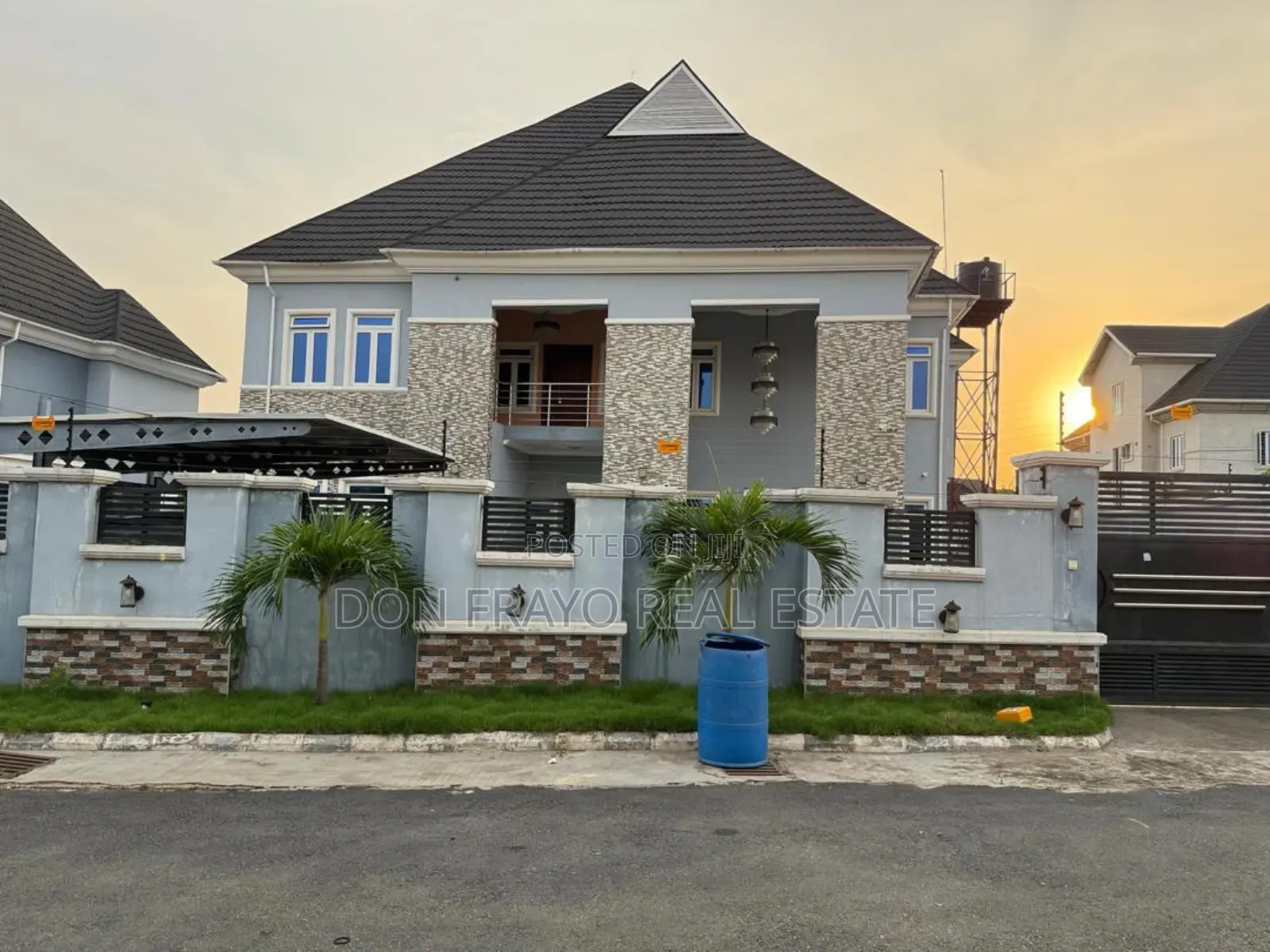 10bdrm Duplex in Aerodrome Gra, Samonda for sale