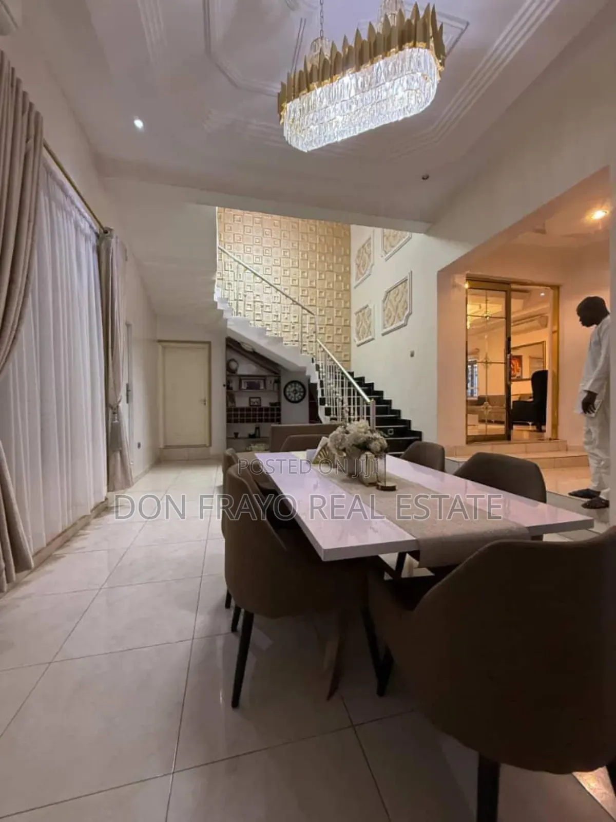 10bdrm Duplex in Aerodrome Gra, Samonda for sale