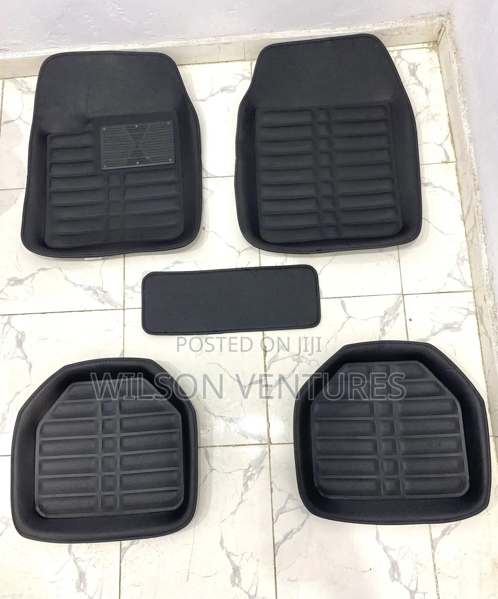 Plain Black 5 Pieces Universal Leather Car Foot Mat