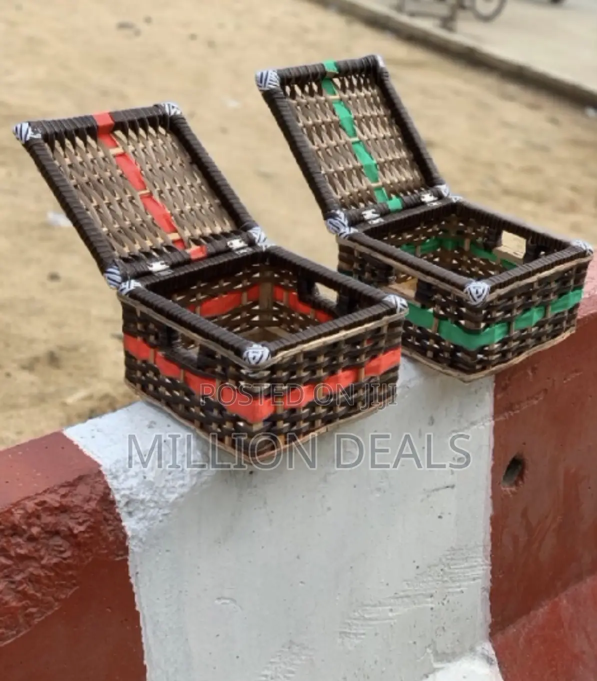 Cool Classic Raffia Straw Mini Laundry/Gift Basket Box