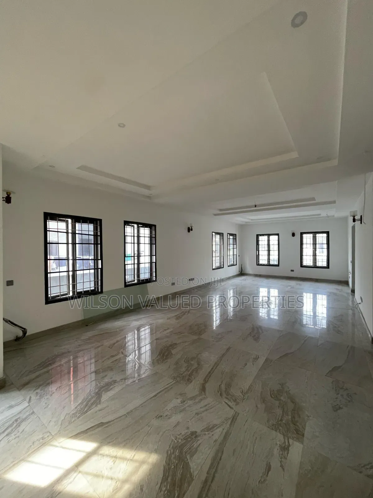 5bdrm Duplex in Lekki for sale