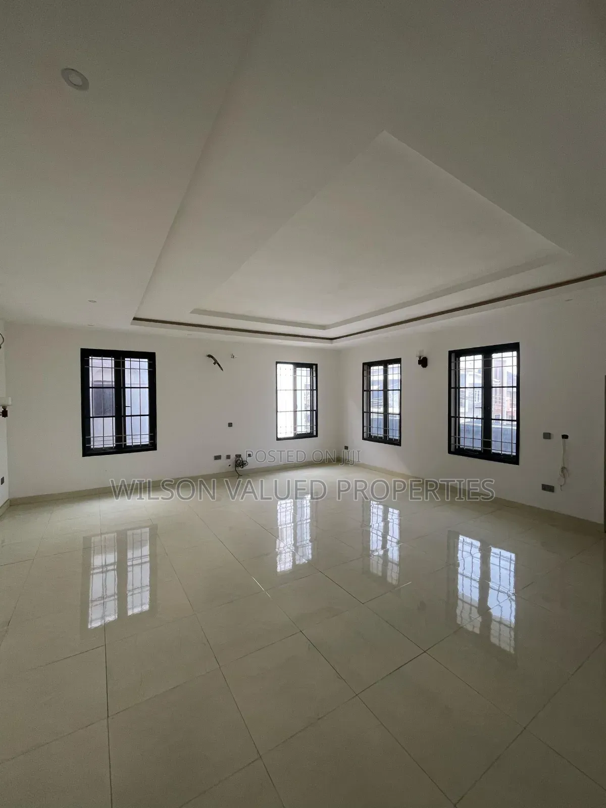5bdrm Duplex in Lekki for sale