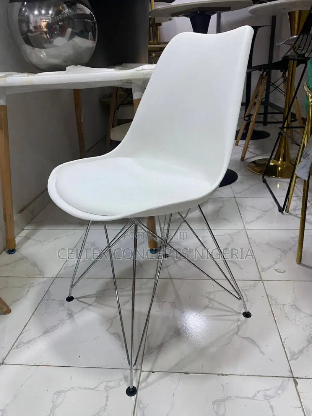 Restaurant Chair With Metal Leg