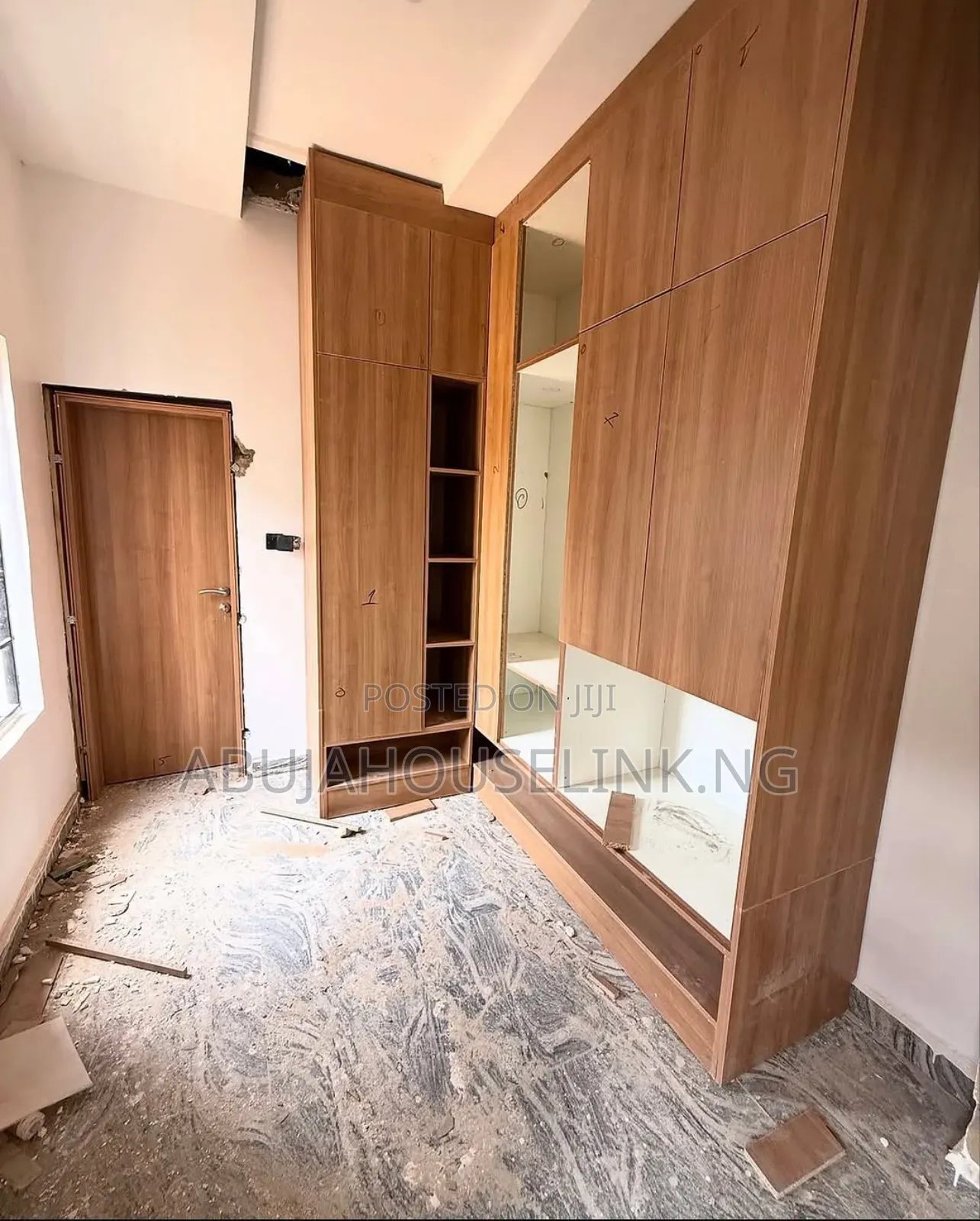 4bdrm Townhouse/Terrace In Guzape Main Abuja For Sale