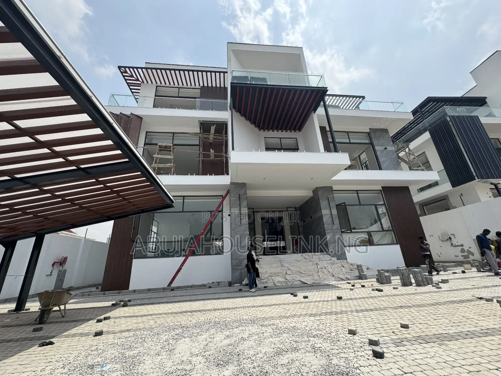 8bdrm Duplex in Asokoro Main Abuja, Guzape District for sale