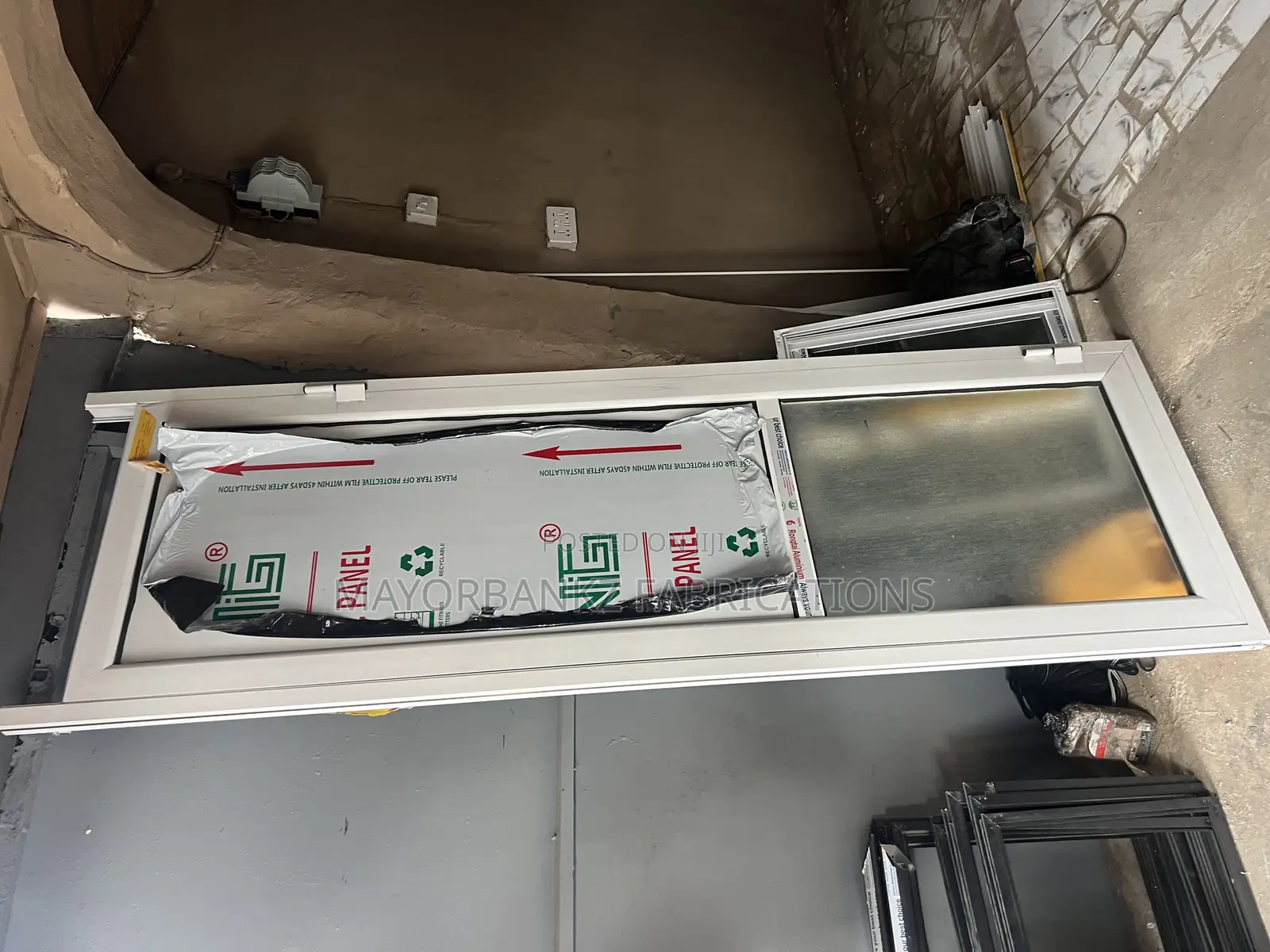 Aluminium Toilet Door With Frosted Effect