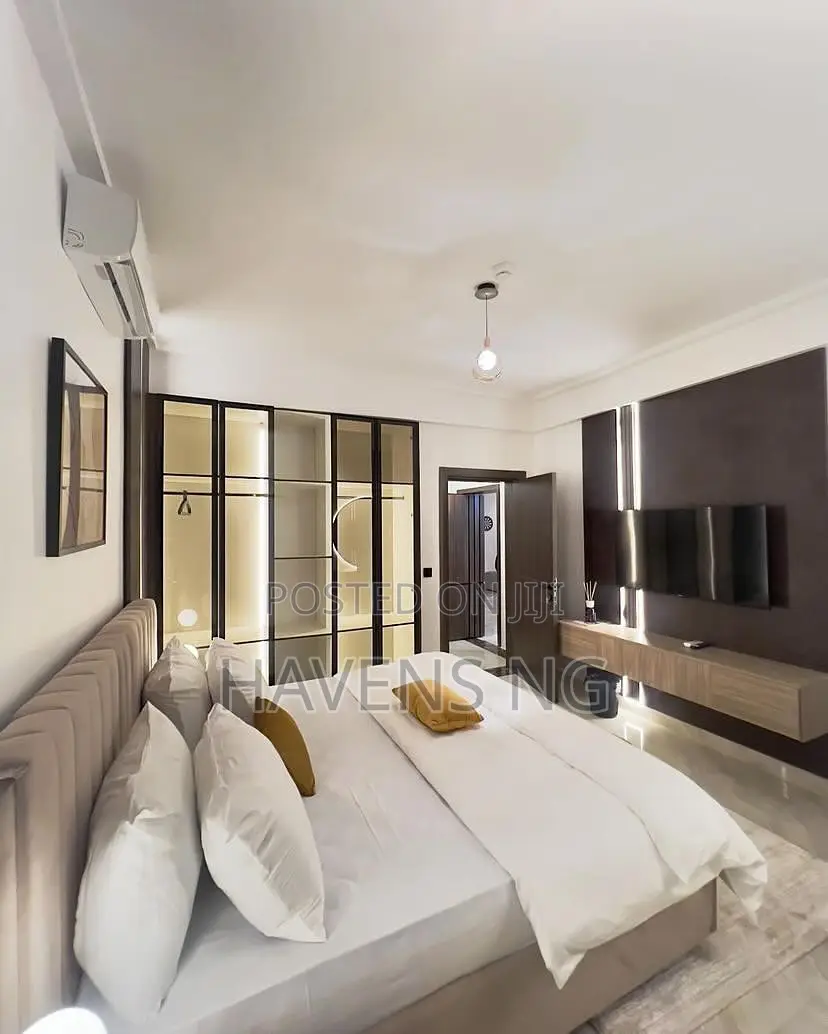 Luxury 3-Bedroom Smart Apartment
