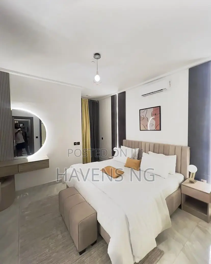 Luxury 3-Bedroom Smart Apartment