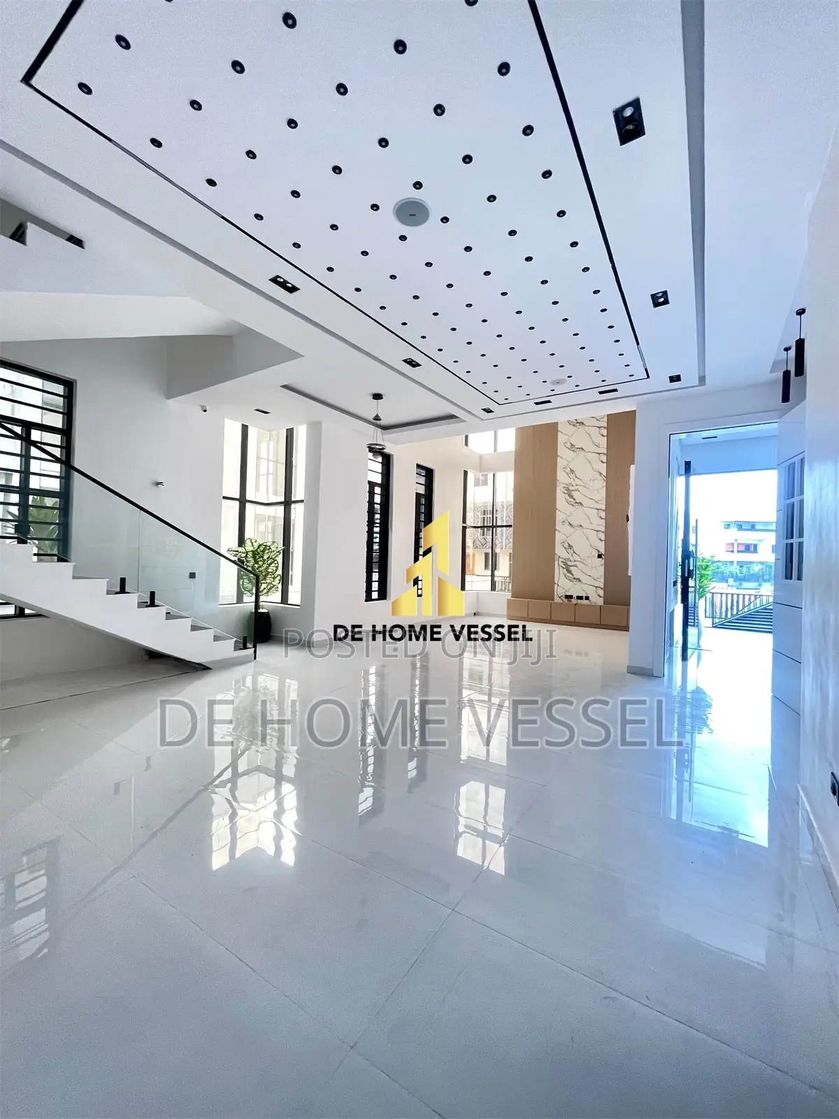 5bdrm Duplex in Osapa london for sale