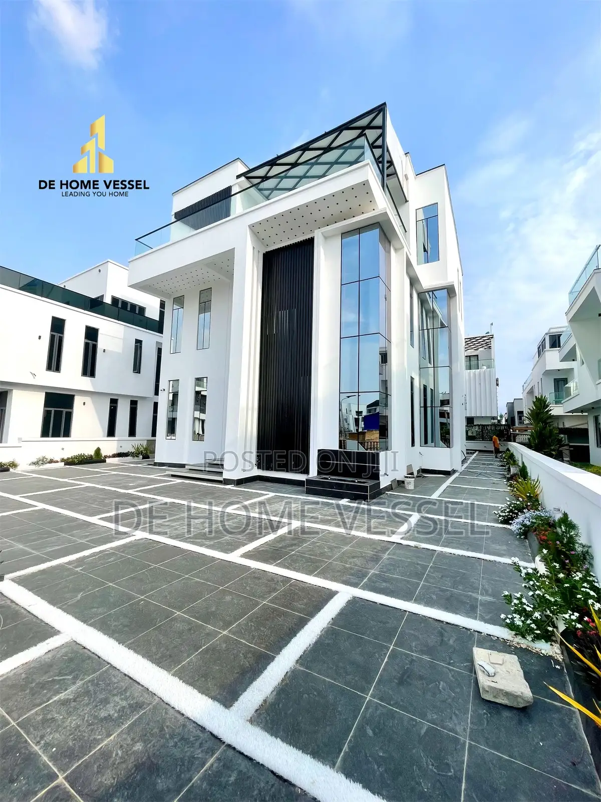 5bdrm Duplex in Osapa london for sale