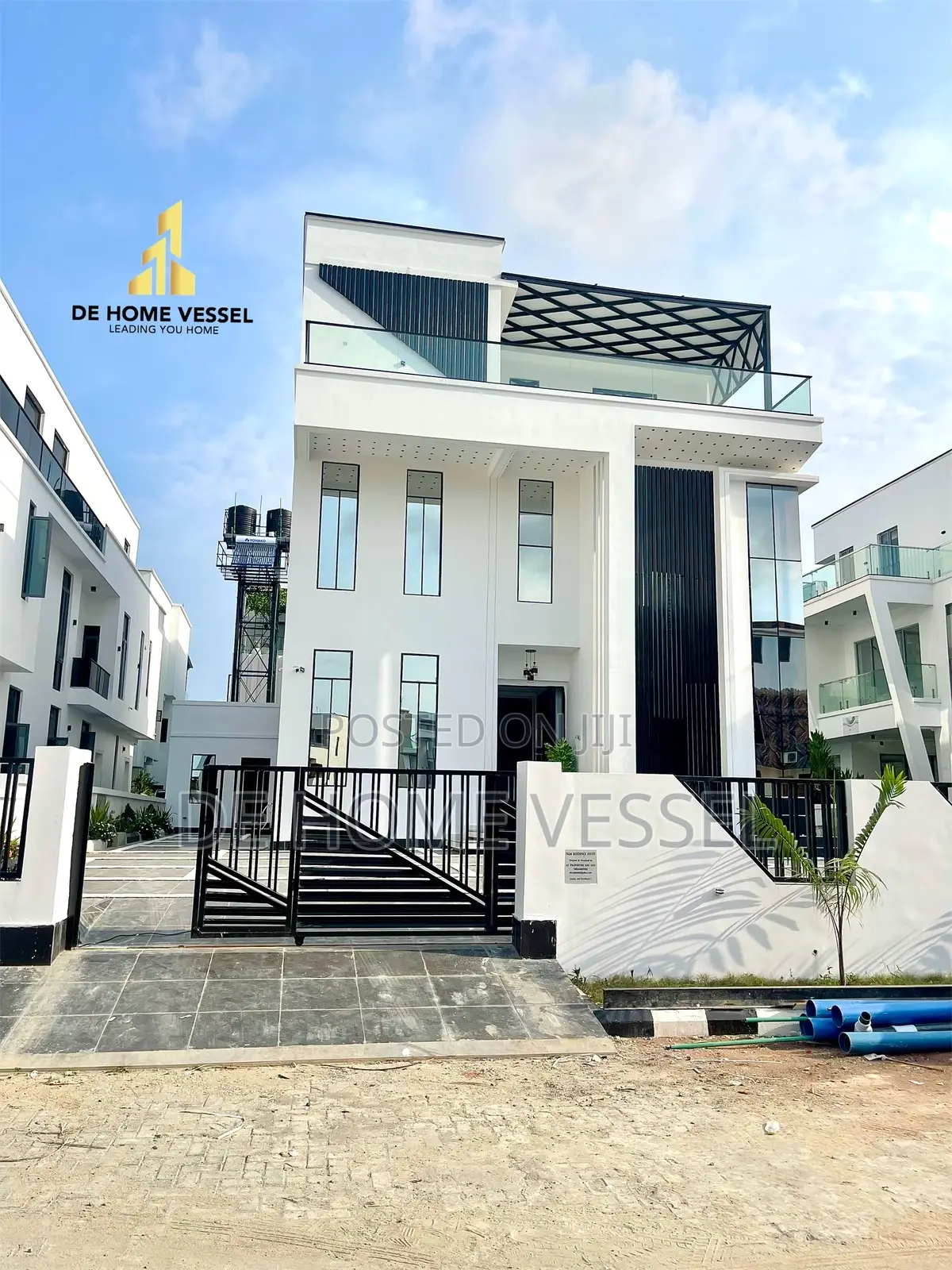 5bdrm Duplex in Osapa london for sale