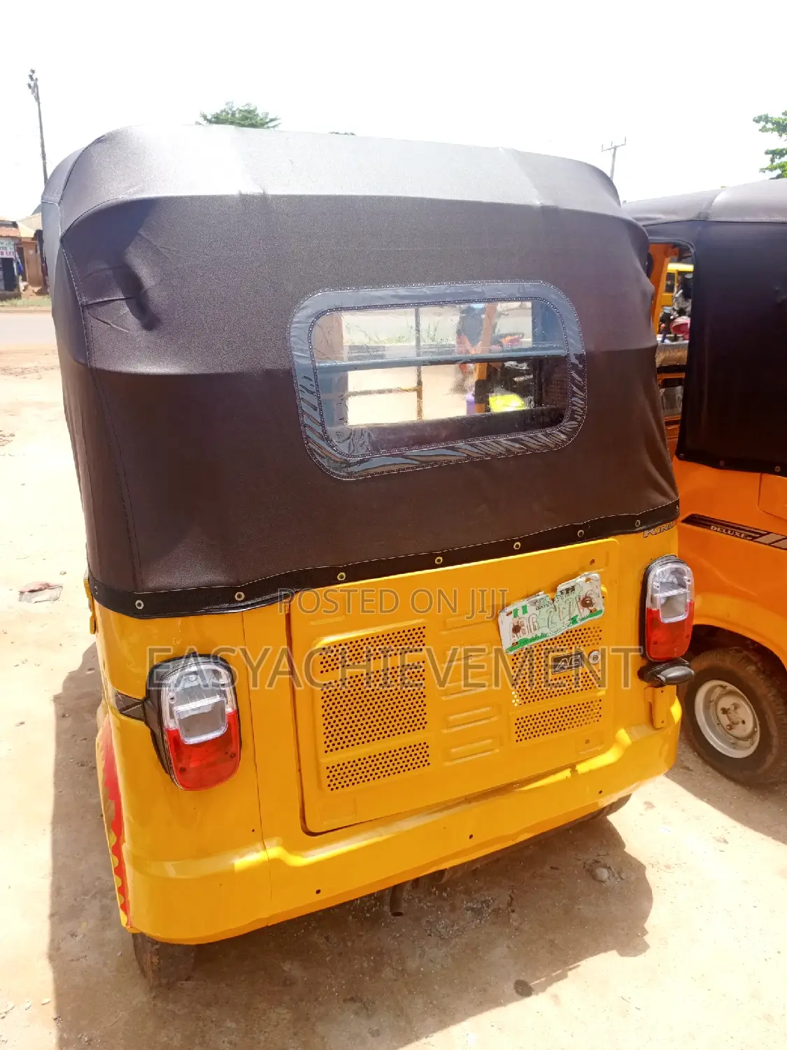 TVS King Deluxe Plus iTouch Start 2023 Yellow