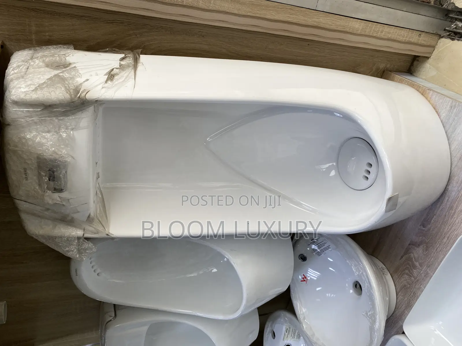 Freestanding Sensor Urinal Bowl