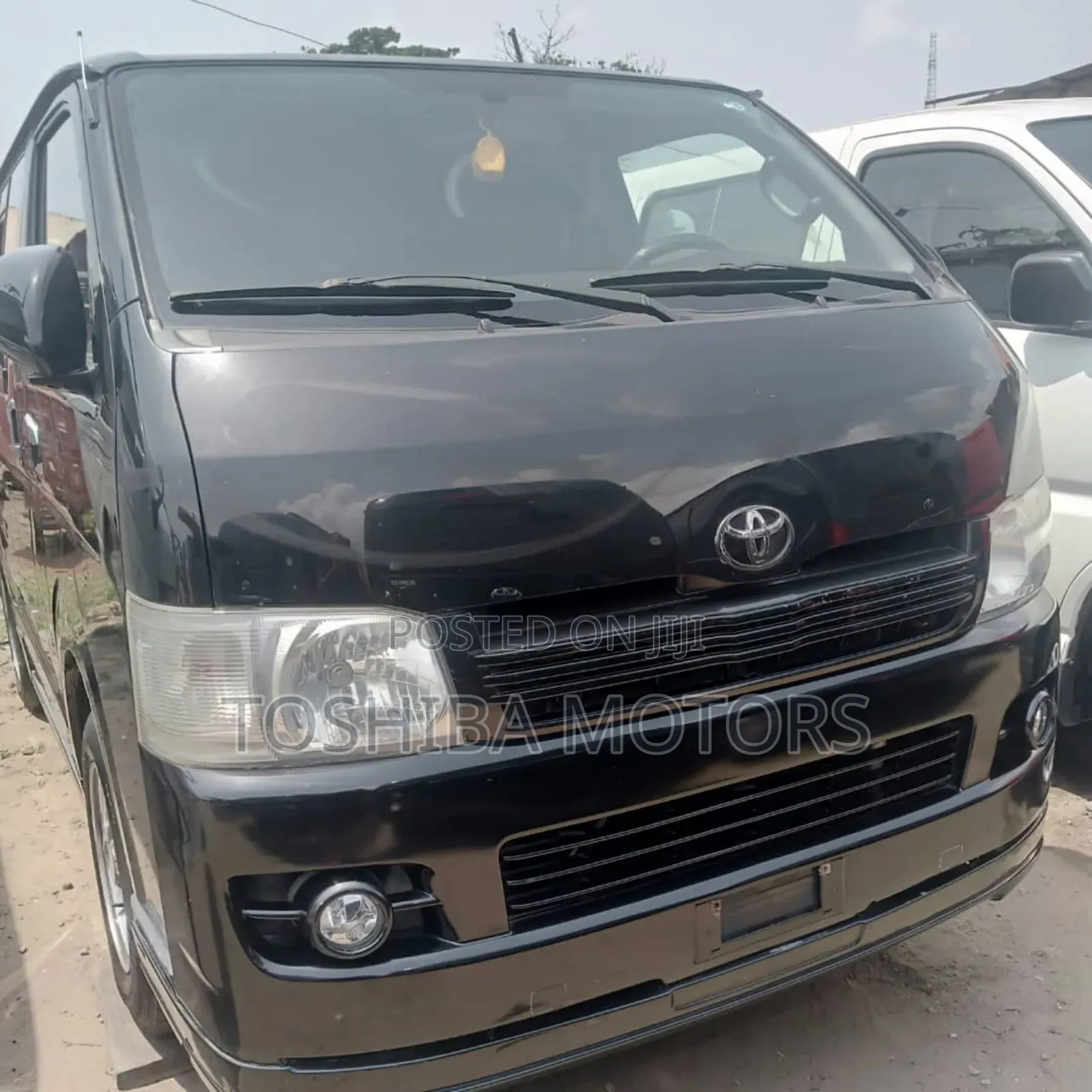Toyota HiAce 2014 Black