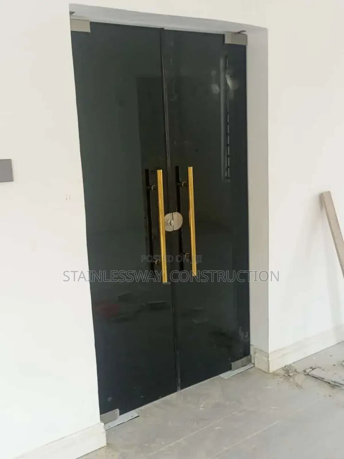 Swing Door With Back Glass