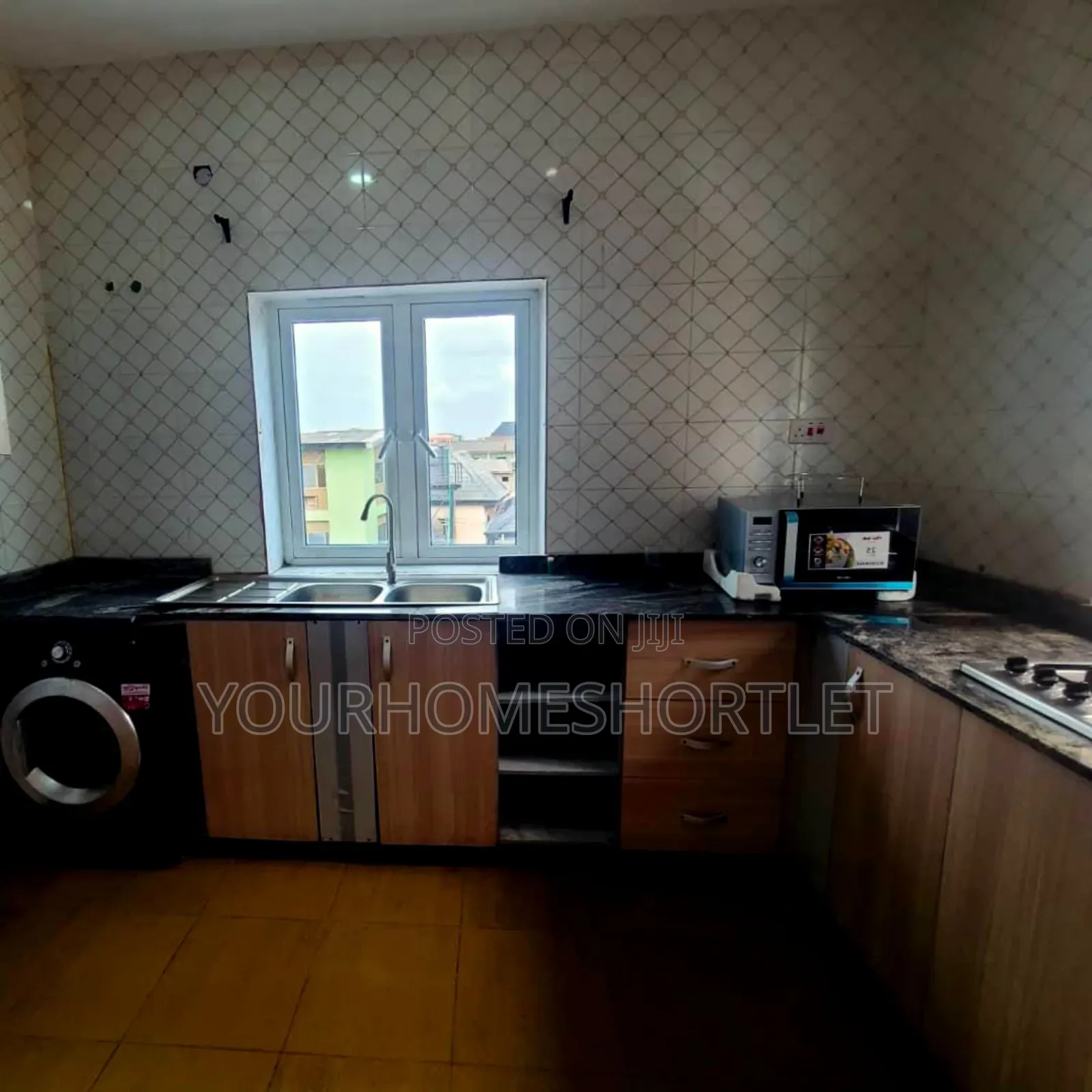 3 Bedroom Apartment With Pool That Allows Mini Get Together