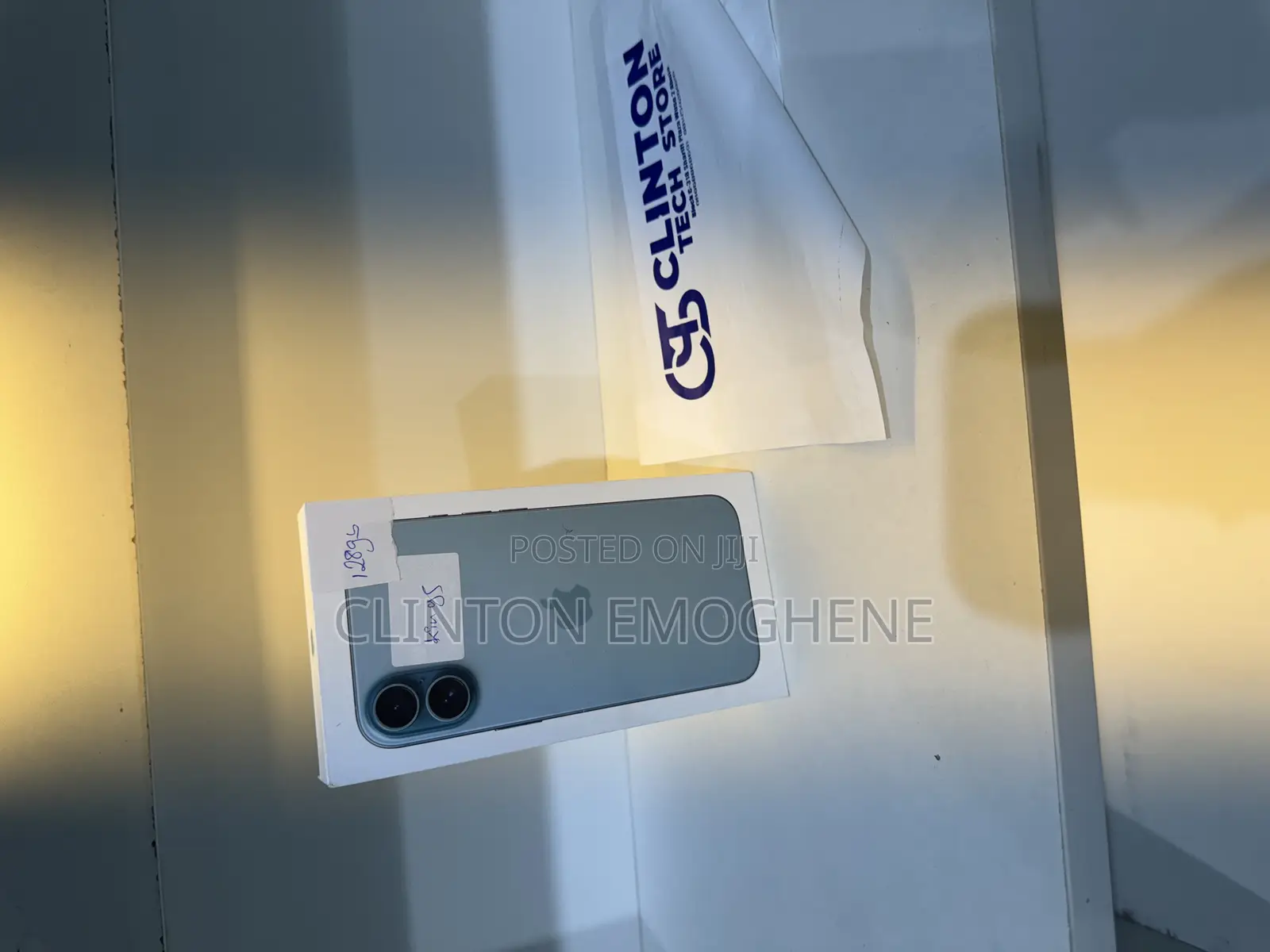 New Apple iPhone 16 128 GB Blue