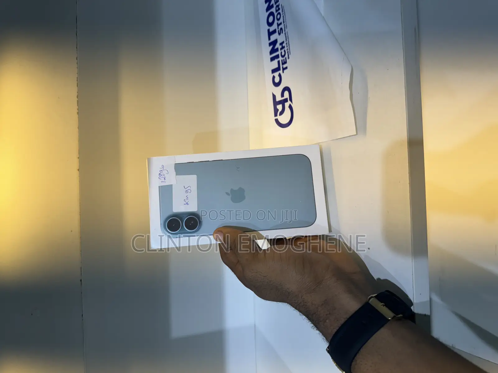 New Apple iPhone 16 128 GB Blue
