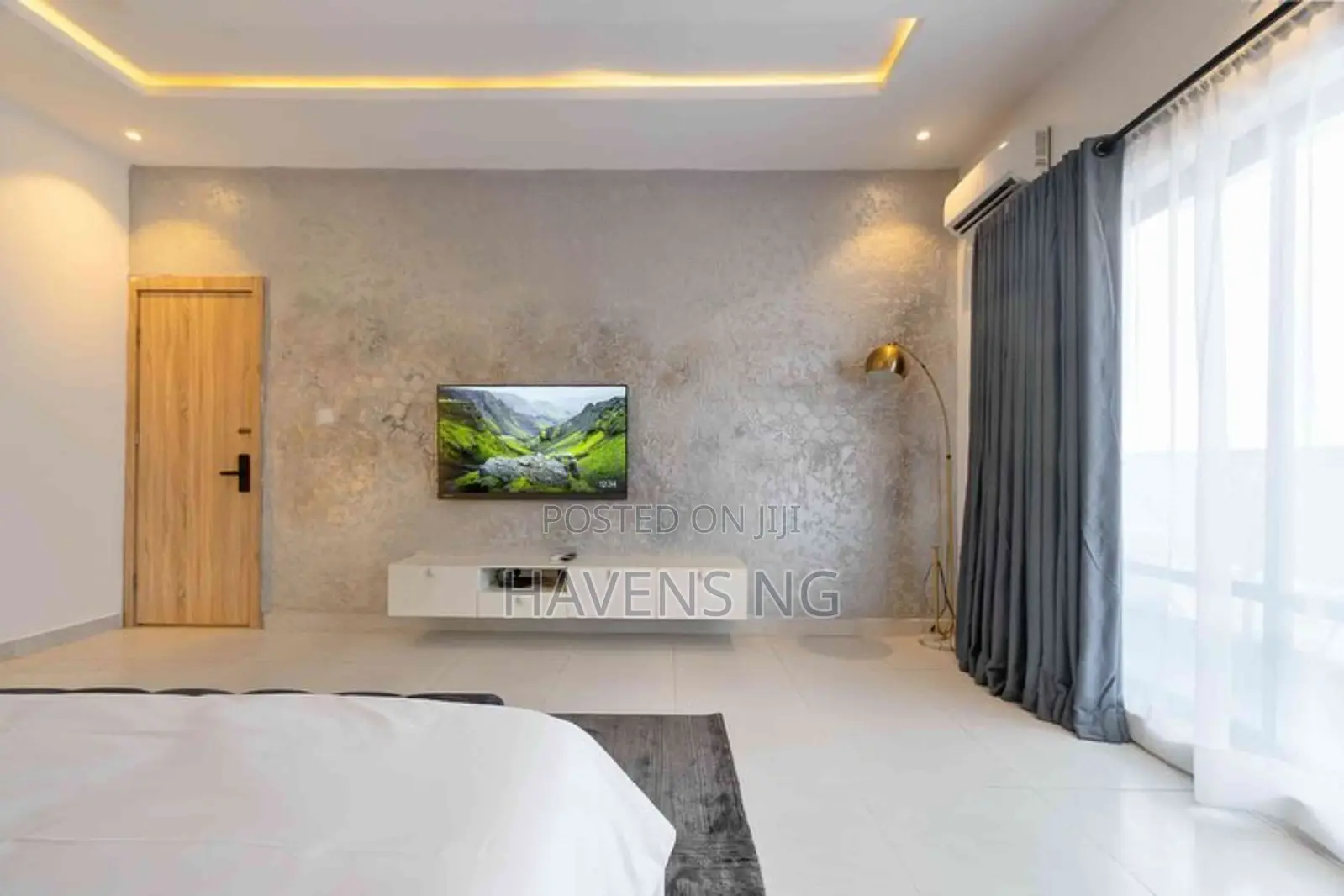 Beautiful and Luxurious 3-Bedroom Apartment With Sea View