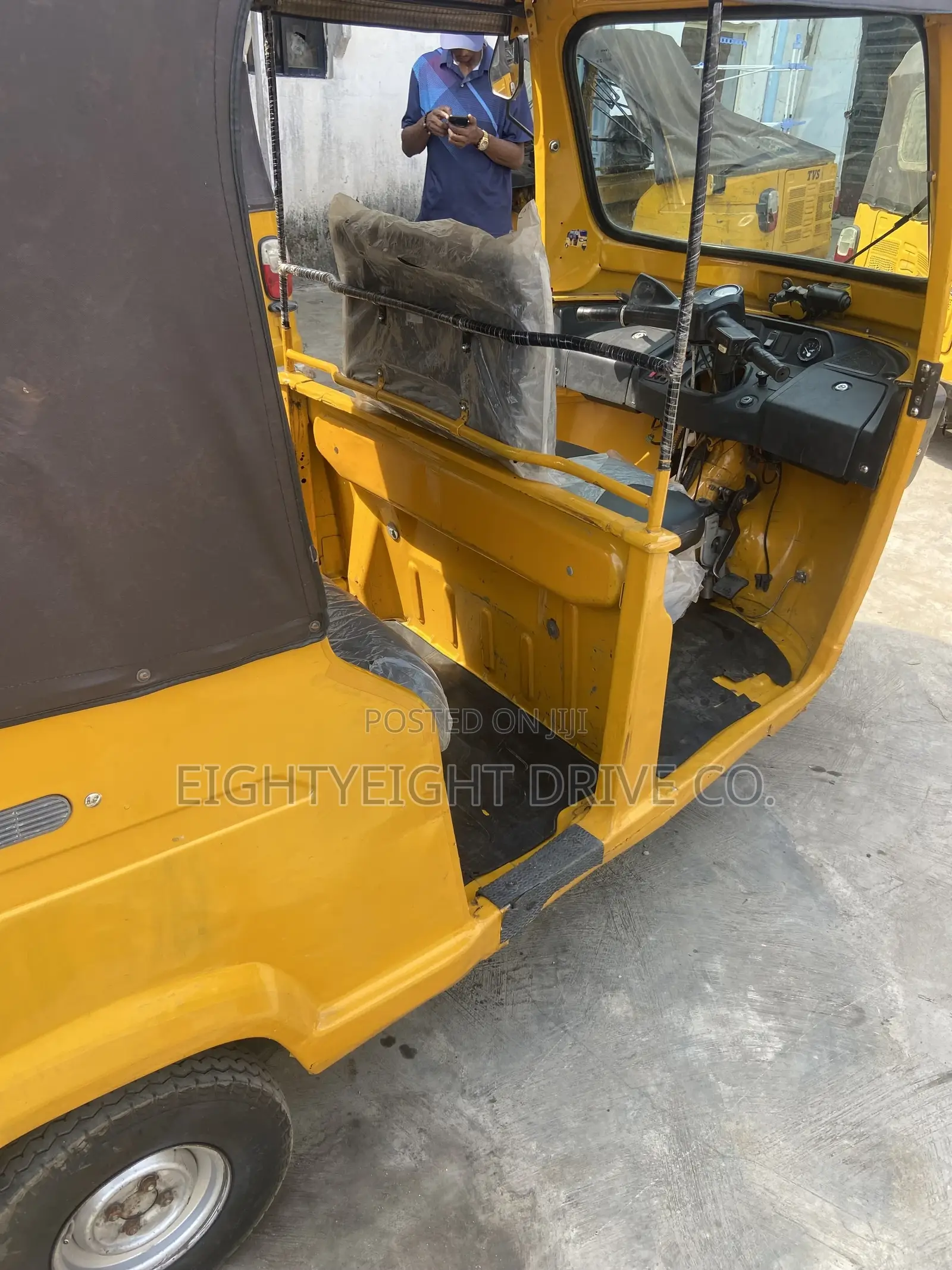TVS King Deluxe Plus iTouch Start 2023 Yellow