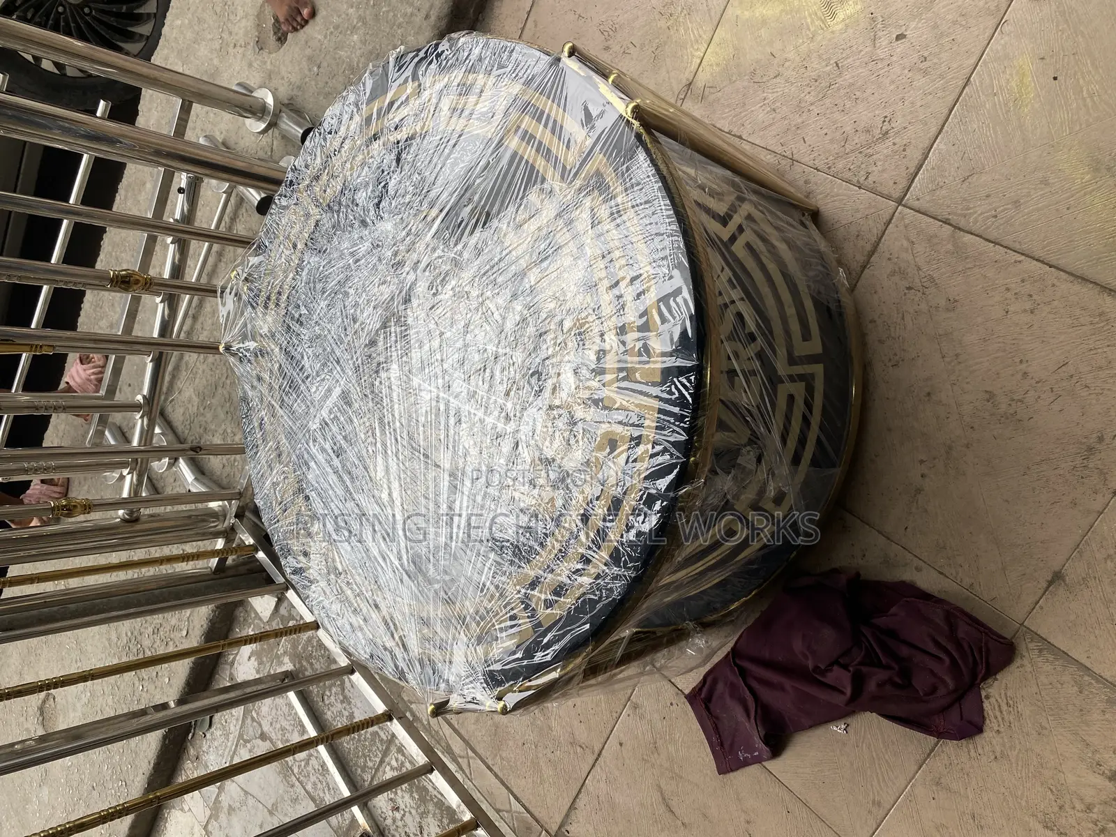 Center Table With Side Stood